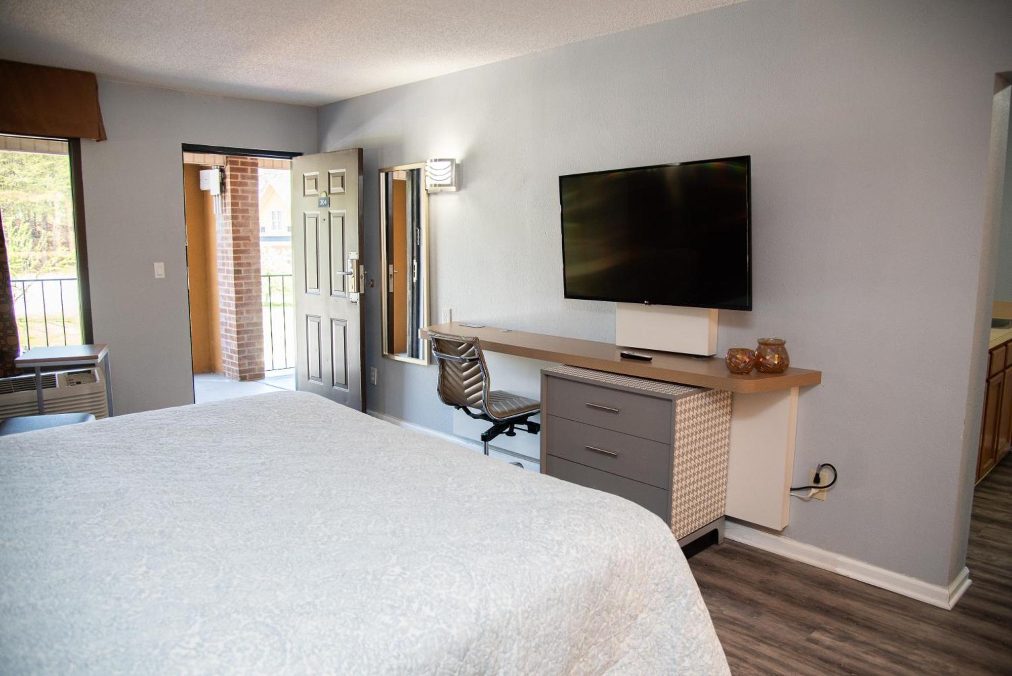 Columbus Inn And Suites Екстер'єр фото